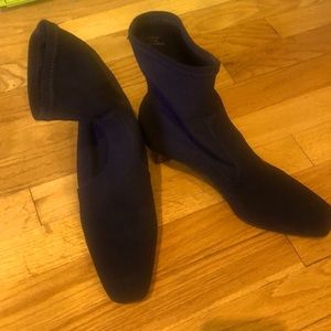 Booties black stretch fabric Donald J Pliner US size 8.5M 1.75 inch heel